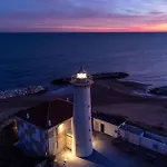 Comfy Flat By The Apartman *